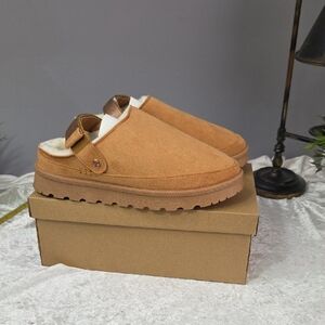 Source Unknown Tan Mules with Cream Lining